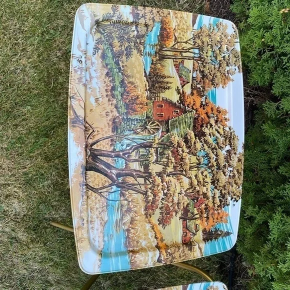 SET Of 2 Vintage Lavada Country Theme Metal TV Trays Metal Tray TV Table MCM - Picture 3 of 14
